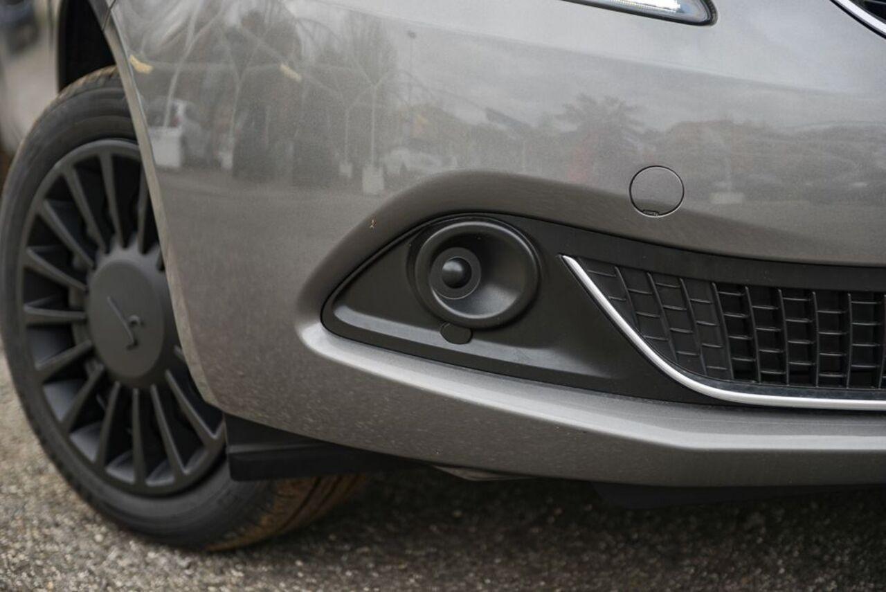 LANCIA Ypsilon III 2021 - Ypsilon 1.0 firefly hybrid Silver s&s 70cv