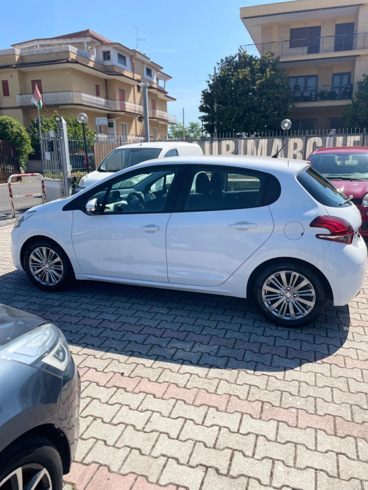 Peugeot 208 PureTech 82 5 porte Access