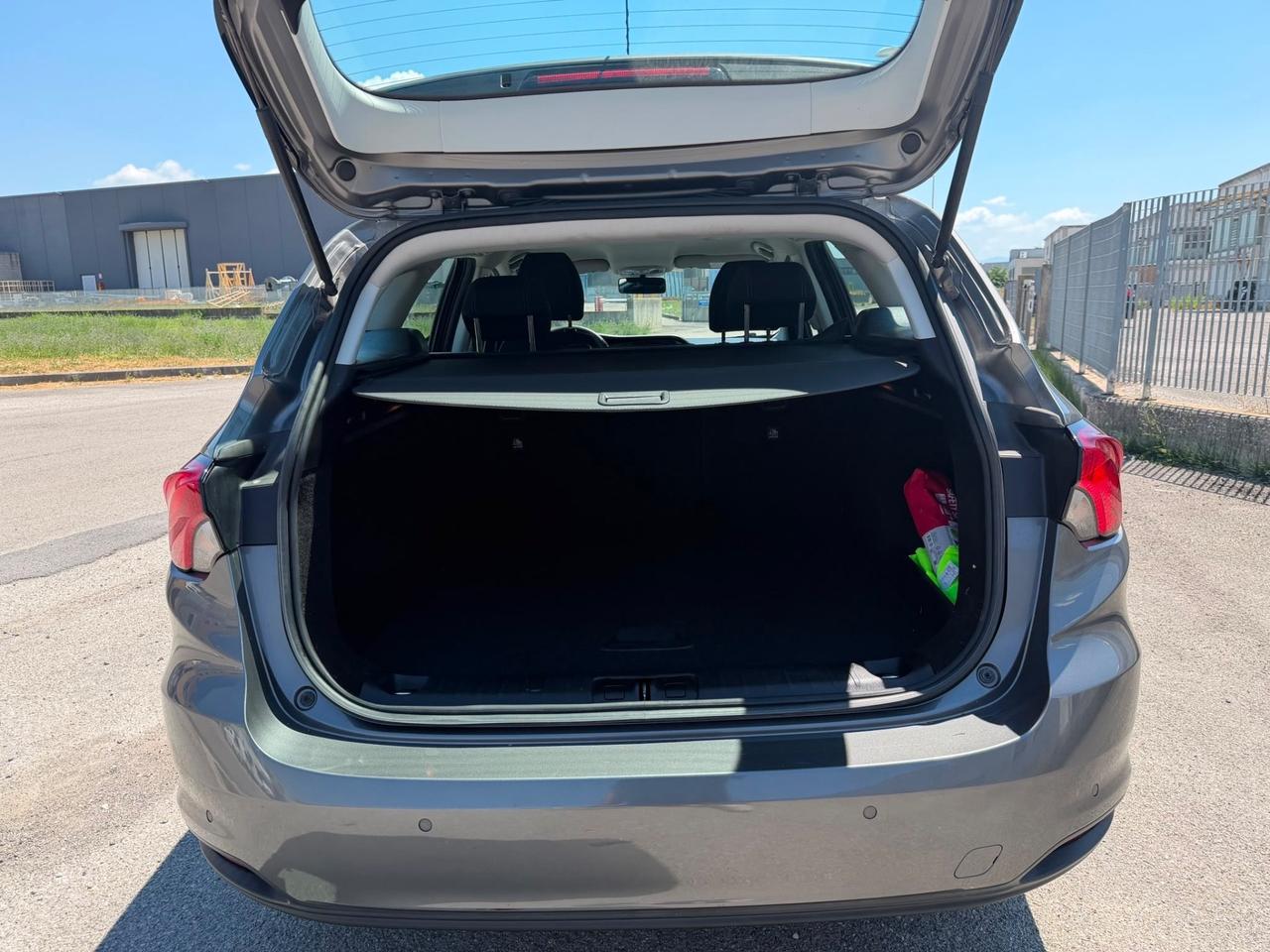 Fiat Tipo 1.4 SW Lounge con GARANZIA 12 m