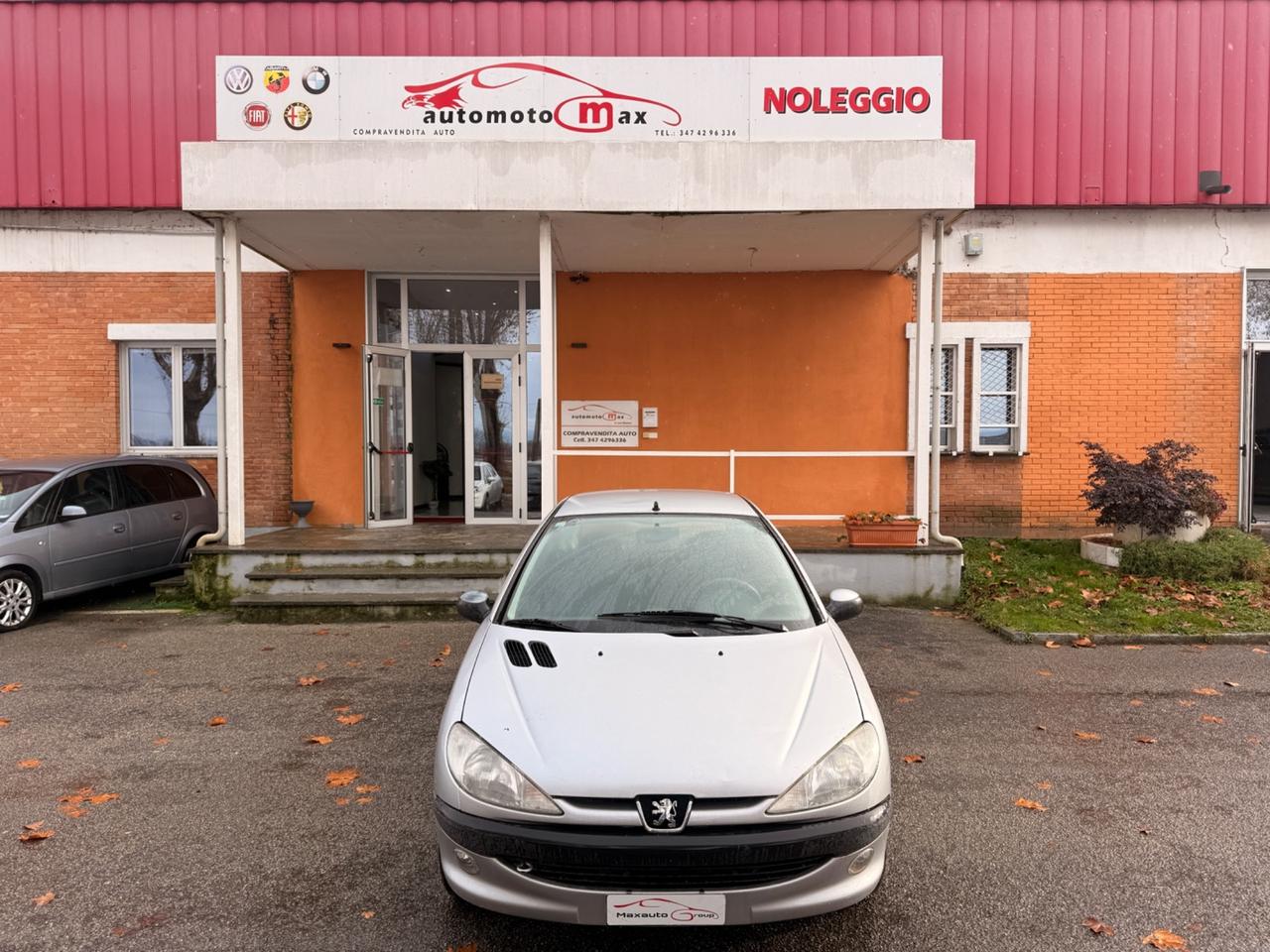 Peugeot 206 1.1 3p. XT