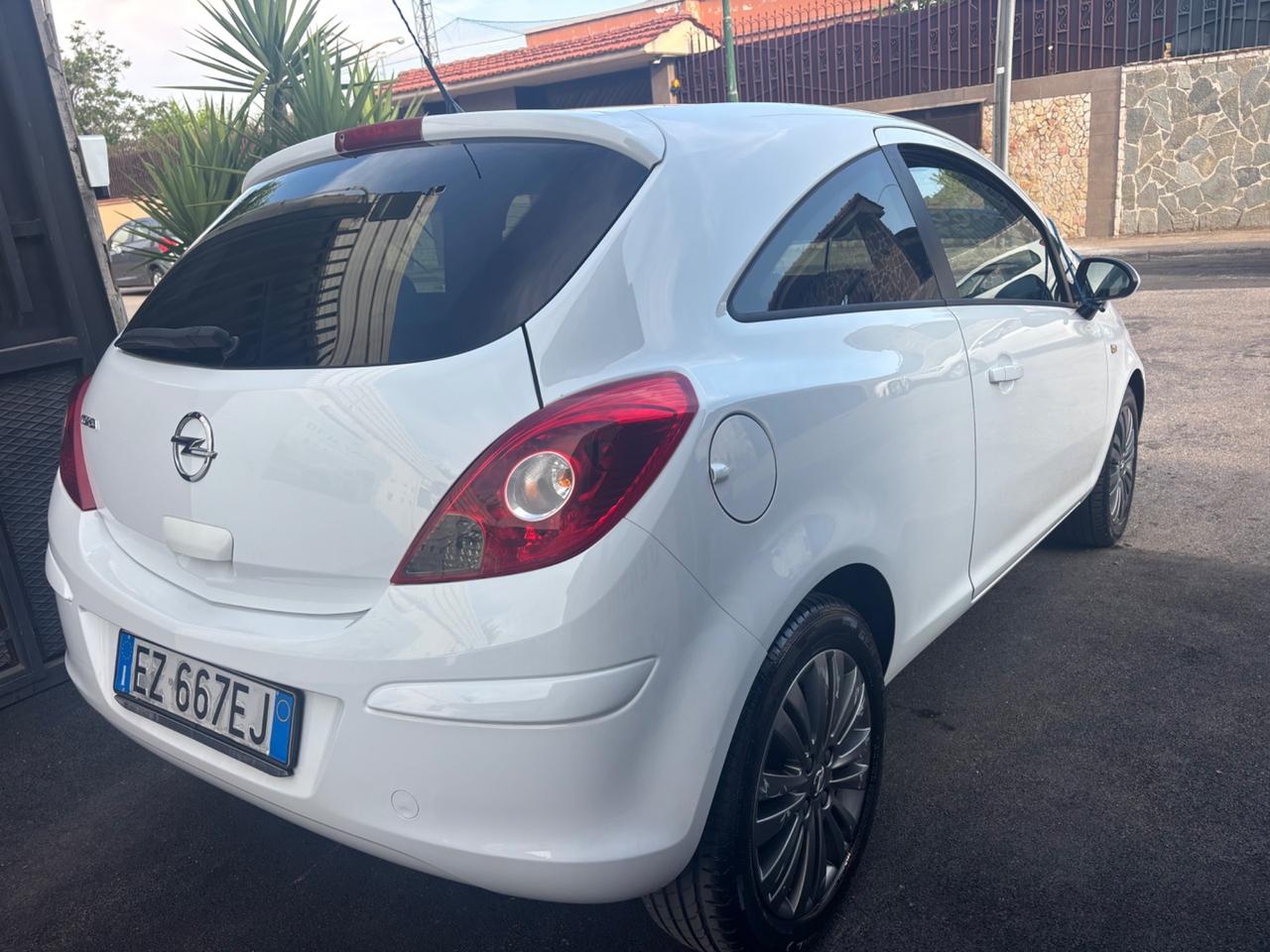 Opel Corsa 1.2 85CV 3 porte GPL-TECH b-color