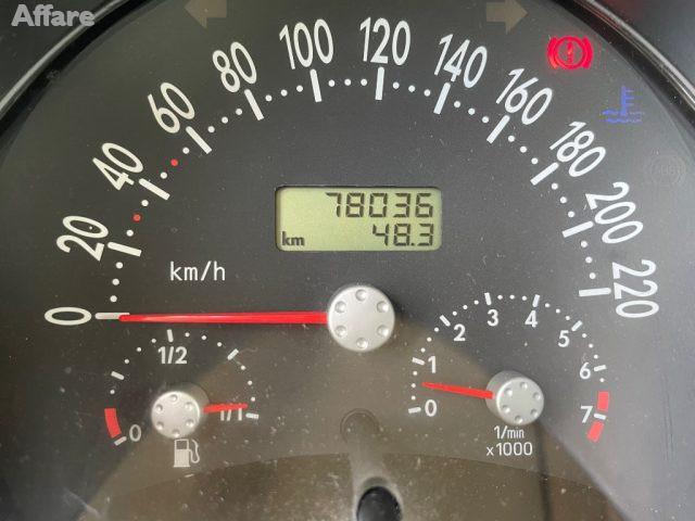 VOLKSWAGEN New Beetle 1.6