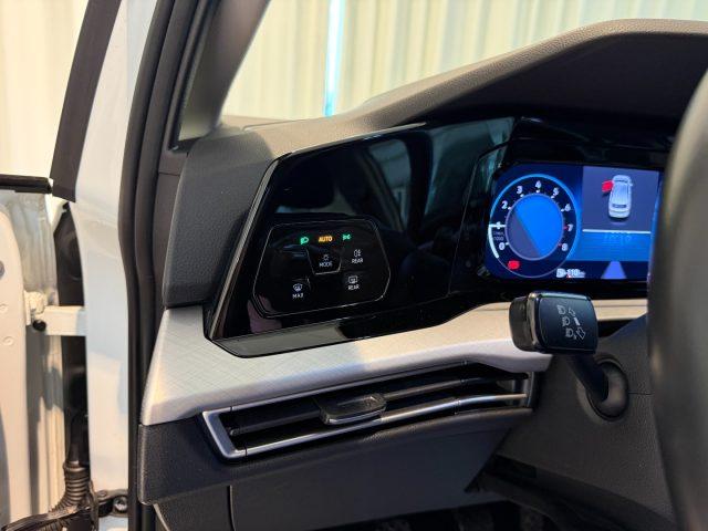 VOLKSWAGEN Golf 1.5 TSI Life NEOPATENTATI LED ACC DAB+