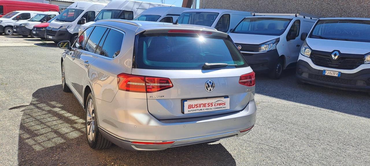 Volkswagen Passat 2.0 TDI DSG Highline BlueMotion Technology-KIT DISTRIBUZIONE GIA' ESSEGUITO!