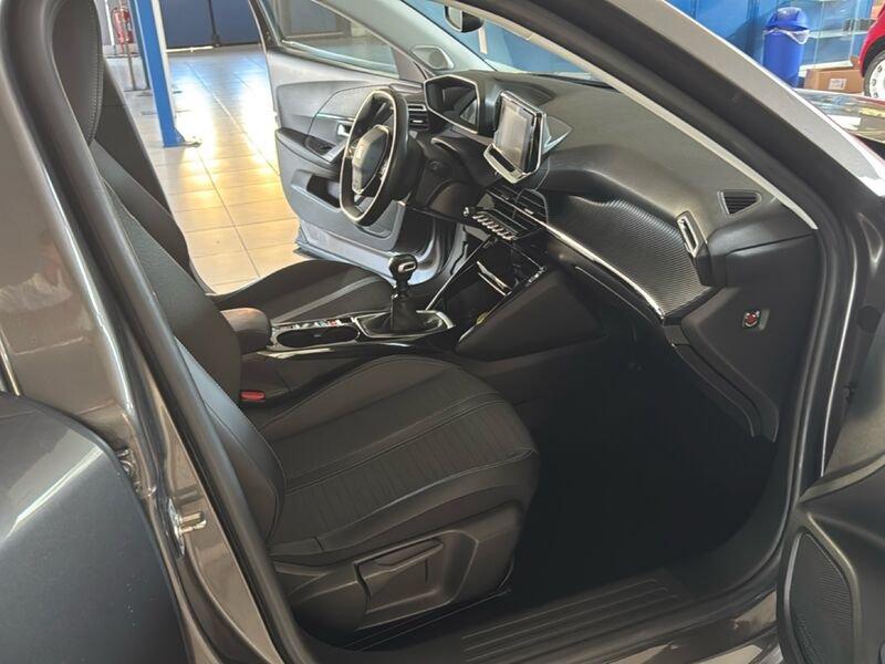 Peugeot 2008 PureTech 130 Allure Pack S/S Retrocamera