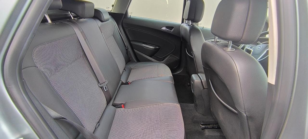 Opel Astra 1.7 CDTI 110CV Sports Tourer Cosmo Fleet BI-ZONA