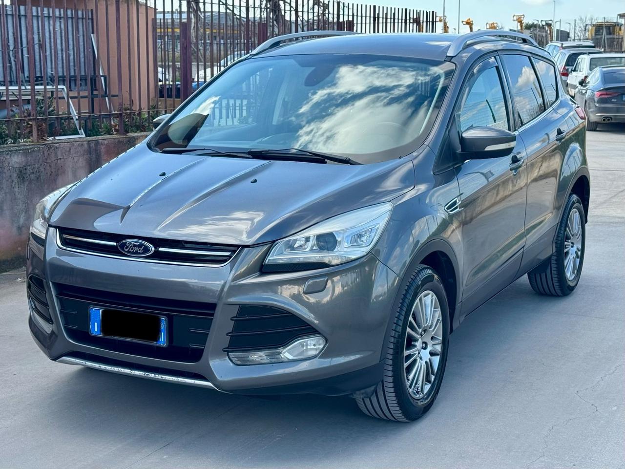 Ford Kuga 2.0 TDCI 140 CV 4WD Powershift Titanium