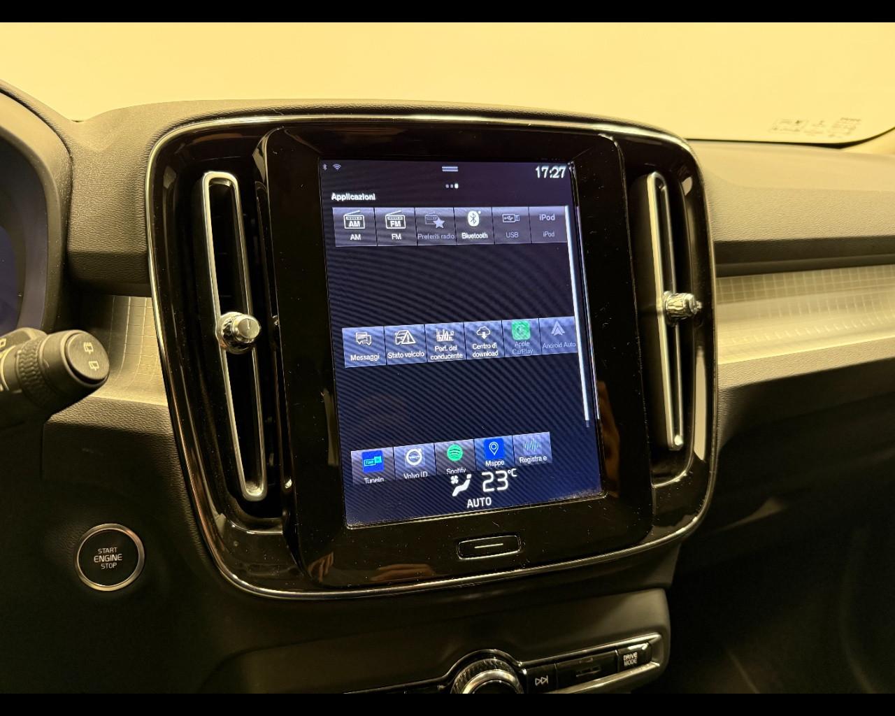 VOLVO XC40 2.0 D3 MOMENTUM