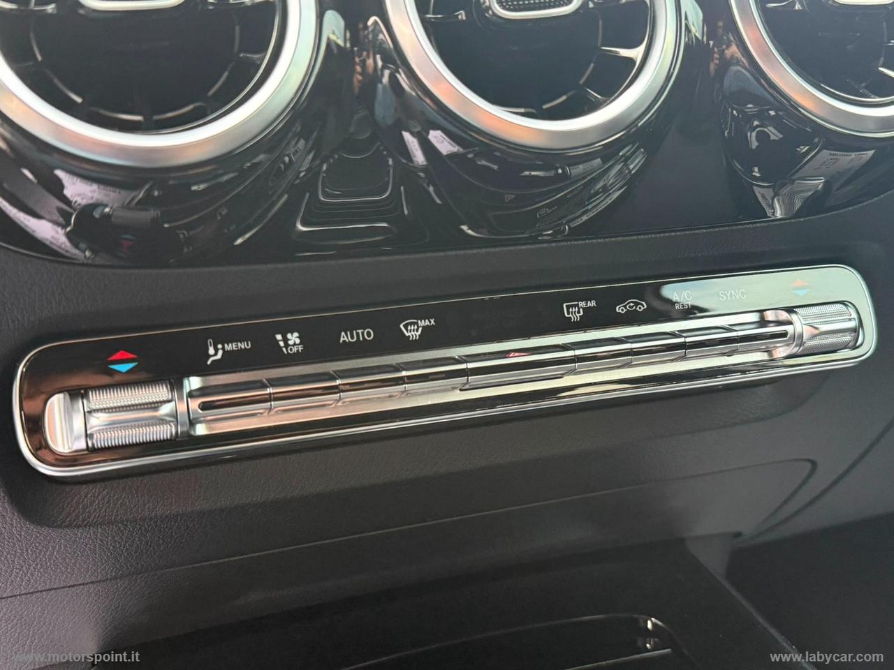 MERCEDES-BENZ GLA 200 d Automatic Premium NIGHT PACK