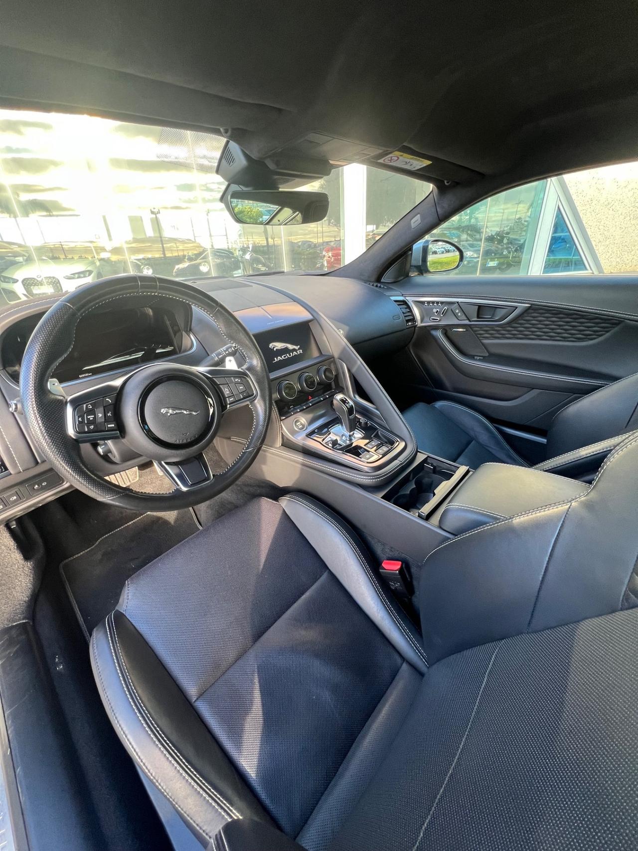 Jaguar F-Type Coupe 2.0 i4 First Edition rwd 300cv auto