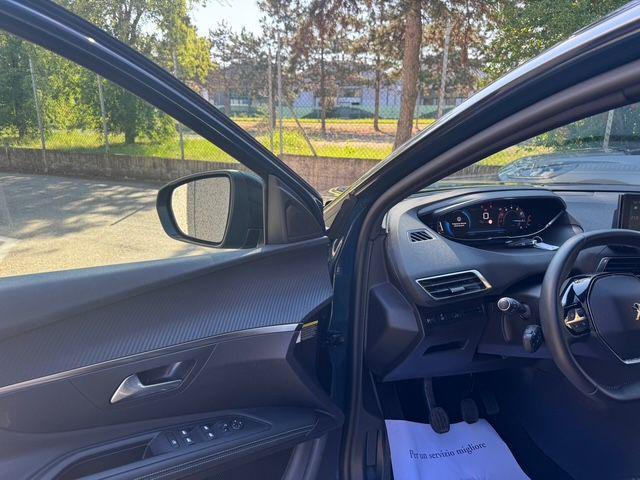 PEUGEOT 3008 PureTech Turbo 130CV Allure Pack KM. 23.200