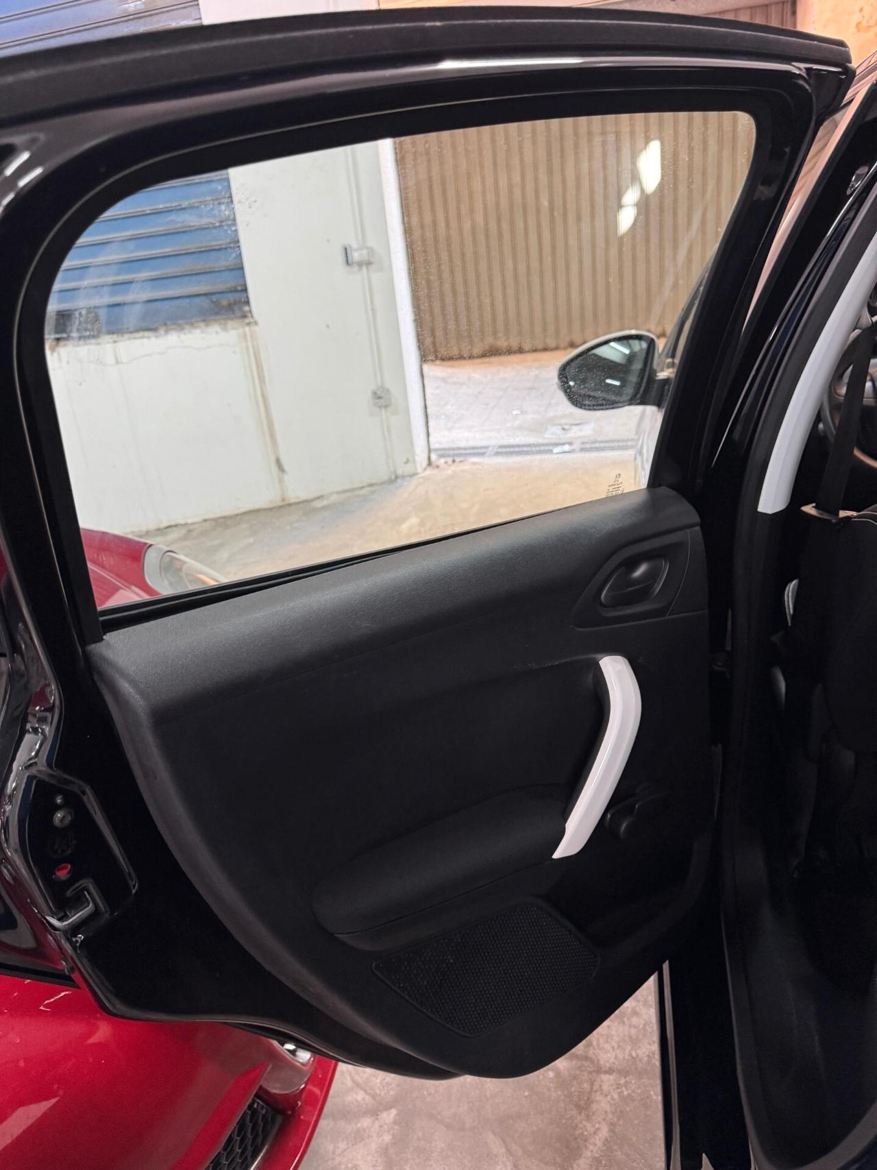 Peugeot 208 1.0 Like Neopatentati – Km Certificati – Garanzia 12 Mesi