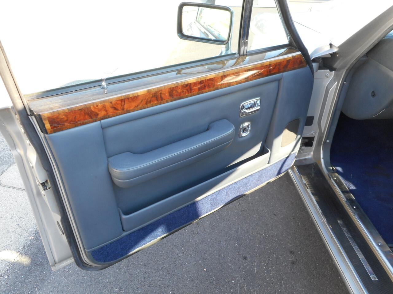 Rolls-Royce Silver Spirit