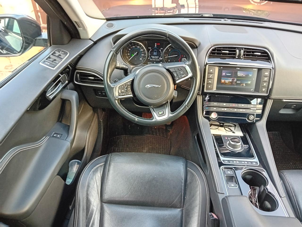 Jaguar F-Pace 2.0 D 180 CV AWD aut. R-Sport