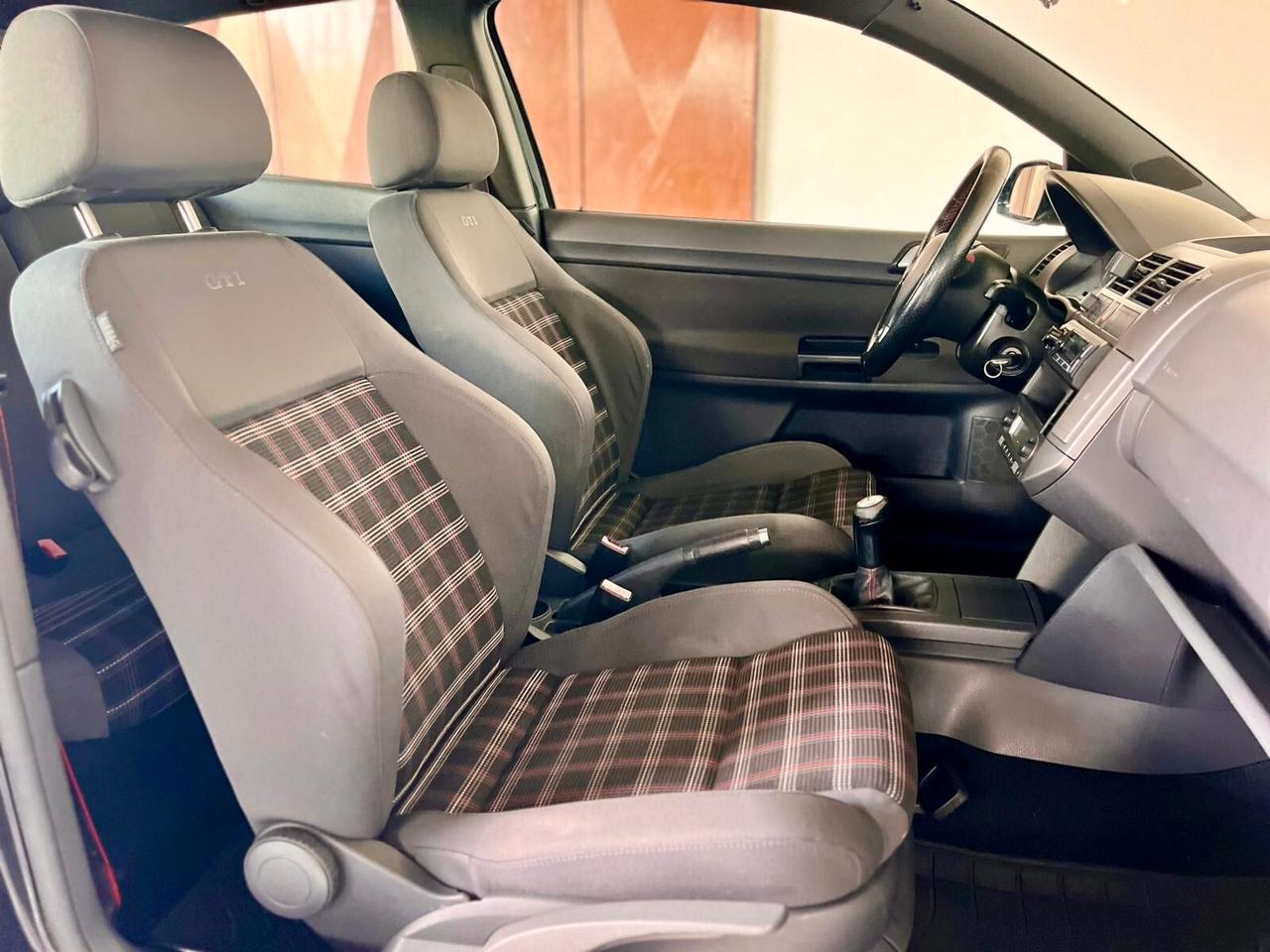 Volkswagen Polo 1.8 T 20V 3p. GTI