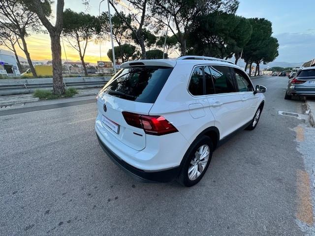 Volkswagen Tiguan 2.0 TDI SCR DSG 4MOTION Business BMT