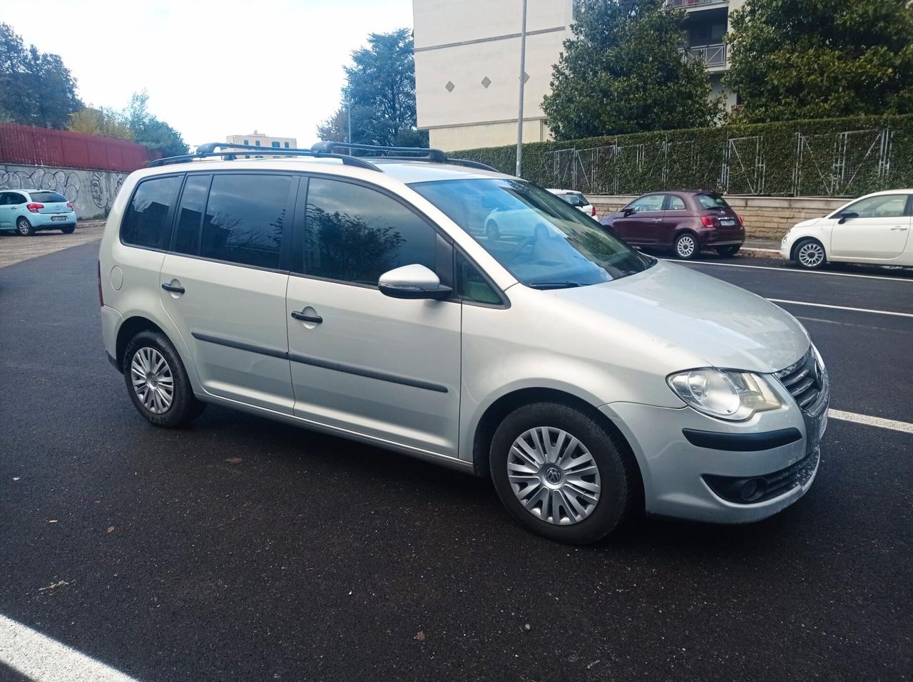 Volkswagen Touran 1.9 TDI DPF Highline x neopatentati