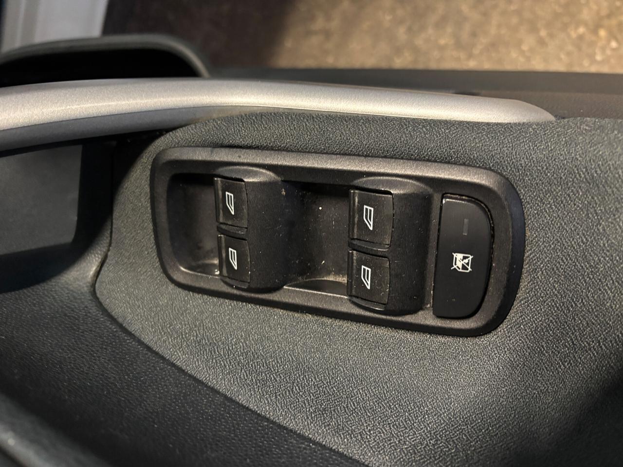 Ford Fiesta 1.2 16V 60KW 82CV Business NEOPATENTATO