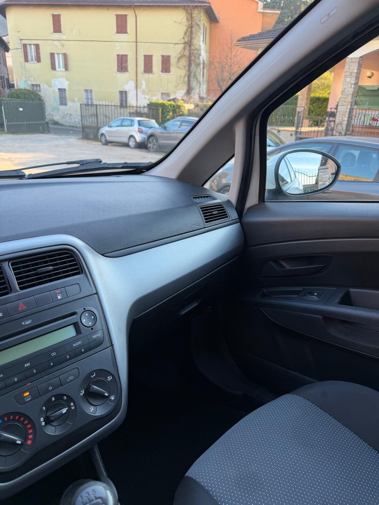 Fiat GRANDE PUNTO 1.4 5P ACTUAL NP KMCERT NEOPAT