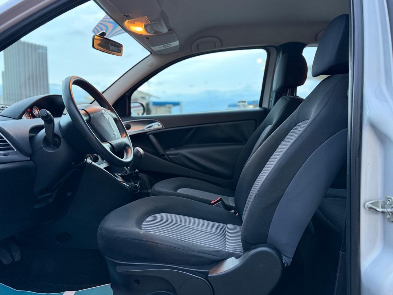 Lancia Ypsilon 1.3 MJT 75 CV (55kw)