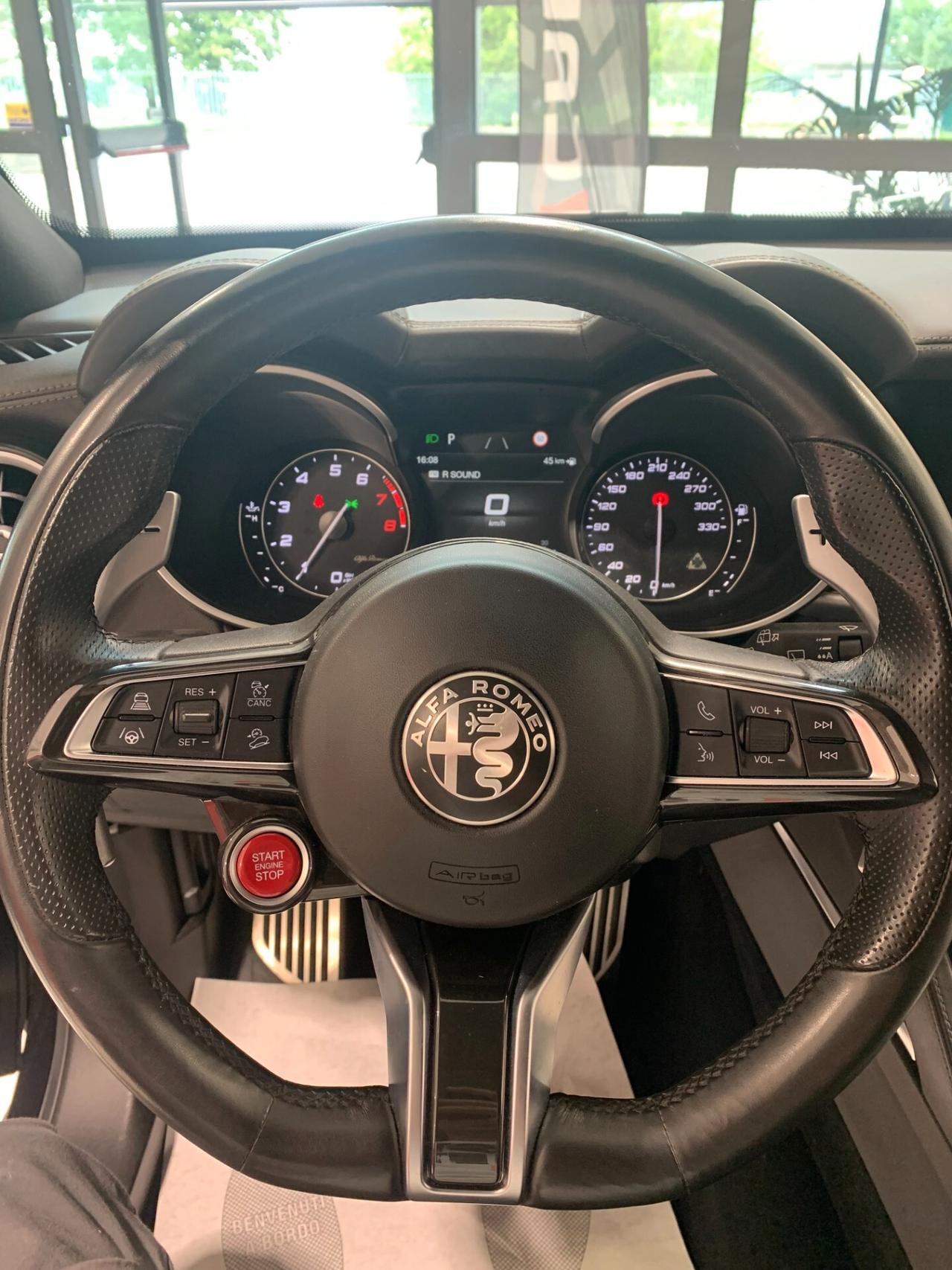 Alfa Romeo Stelvio 2,9 Bi-Turbo V6 Quadrifoglio - SUPER PREZZO