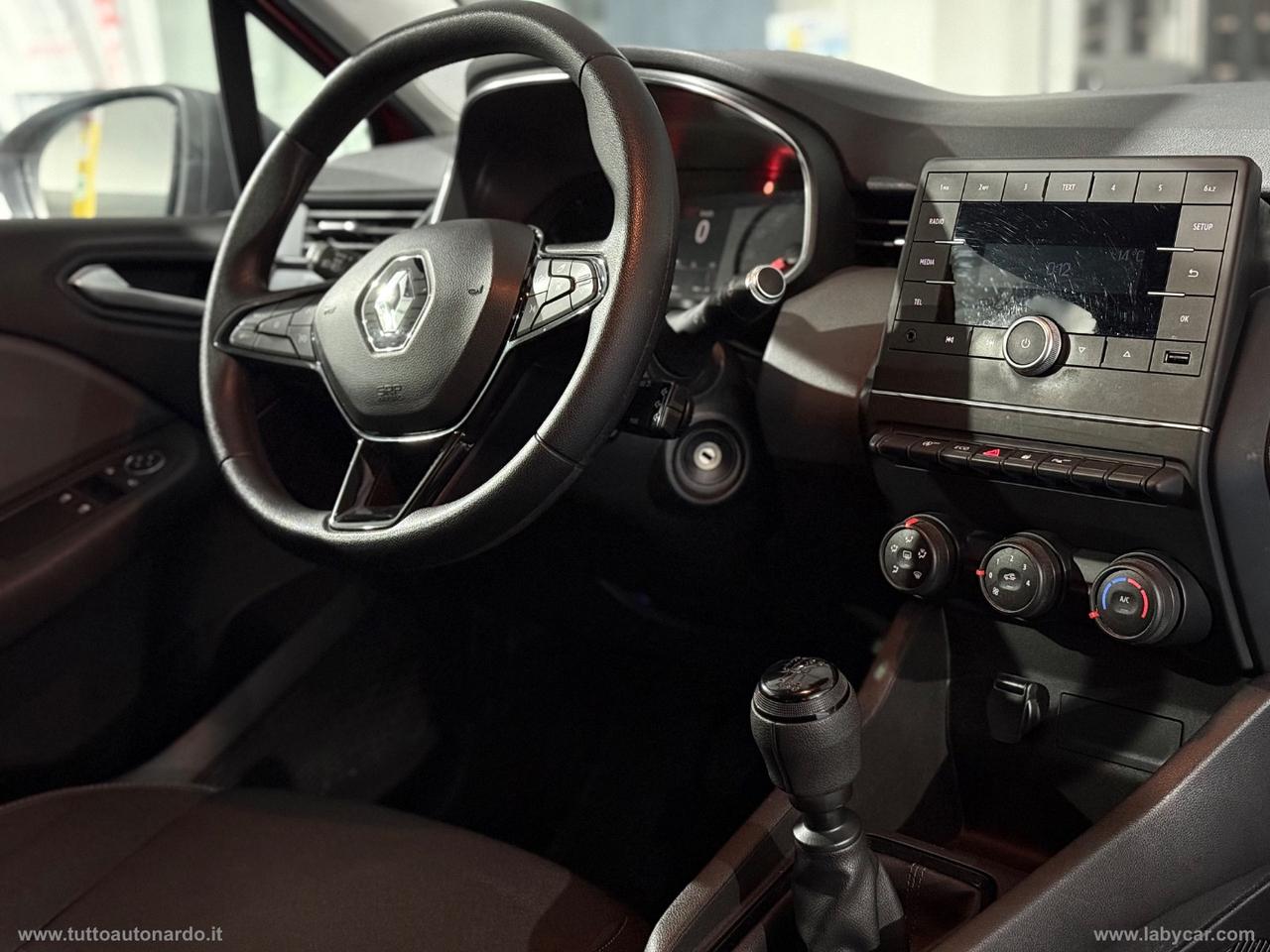 RENAULT Clio dCi 8V 90CV 5p. Moschino Life