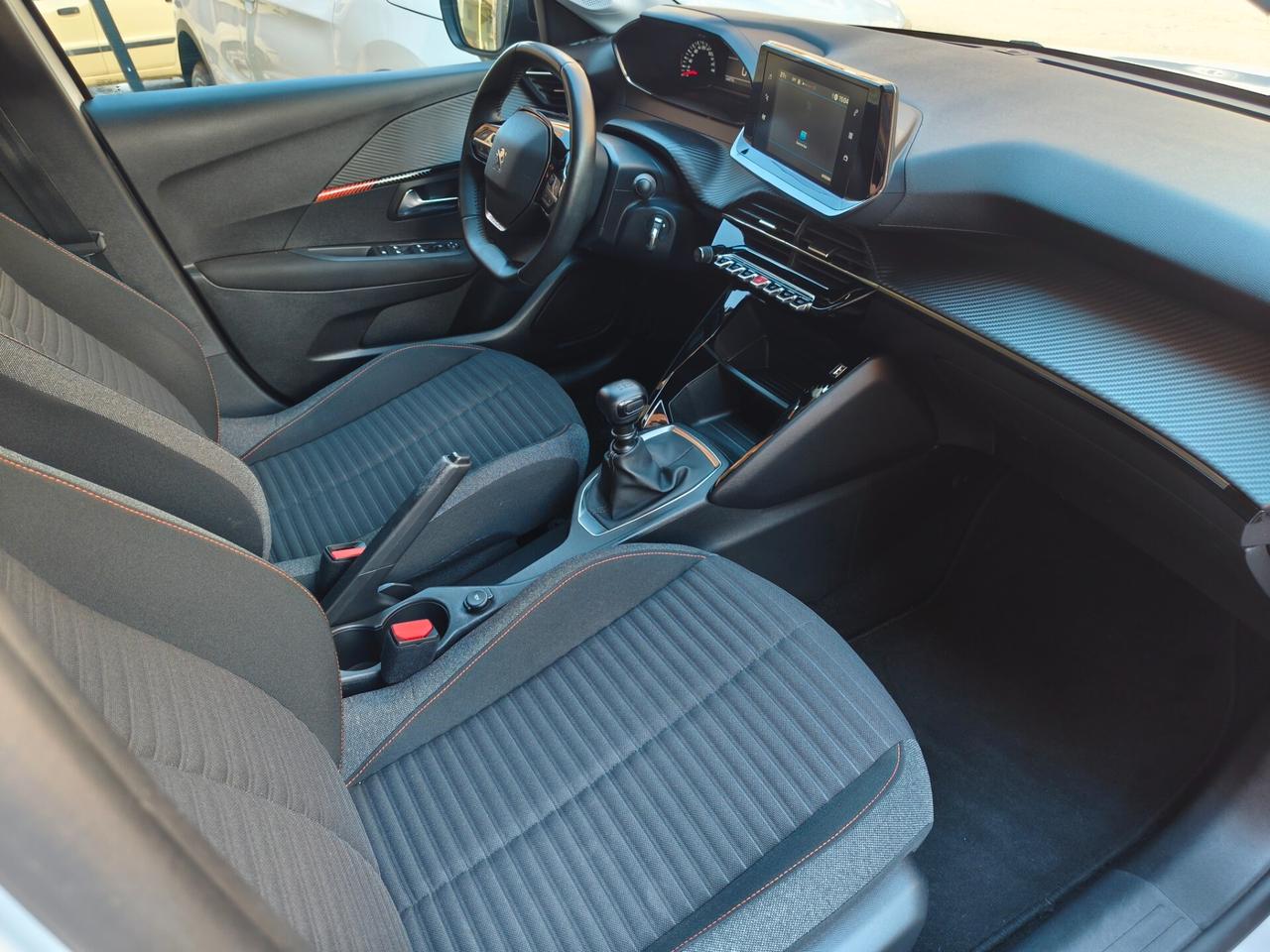 Peugeot 208 1.5 diesel 102 CV