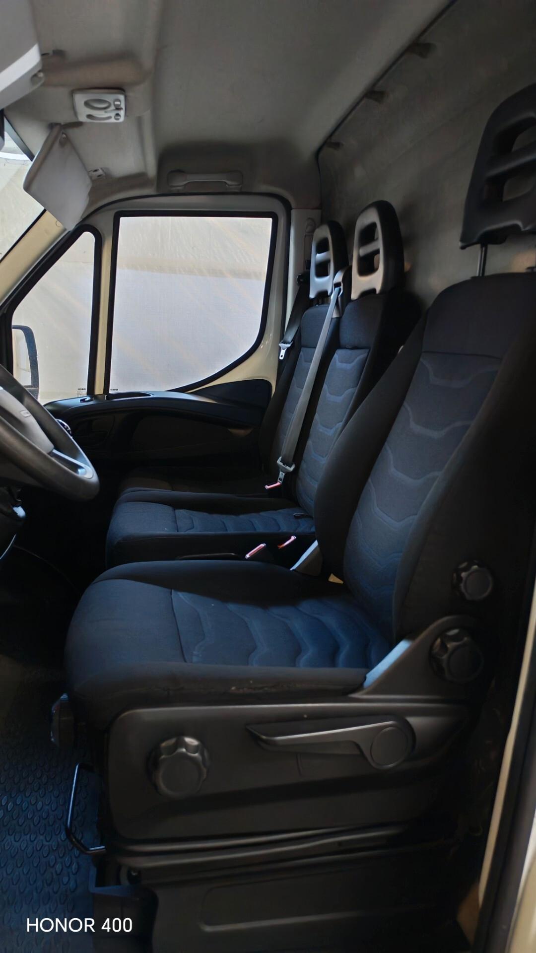 Iveco Daily 2.3 HPT DIESEL 2017 EURO 6