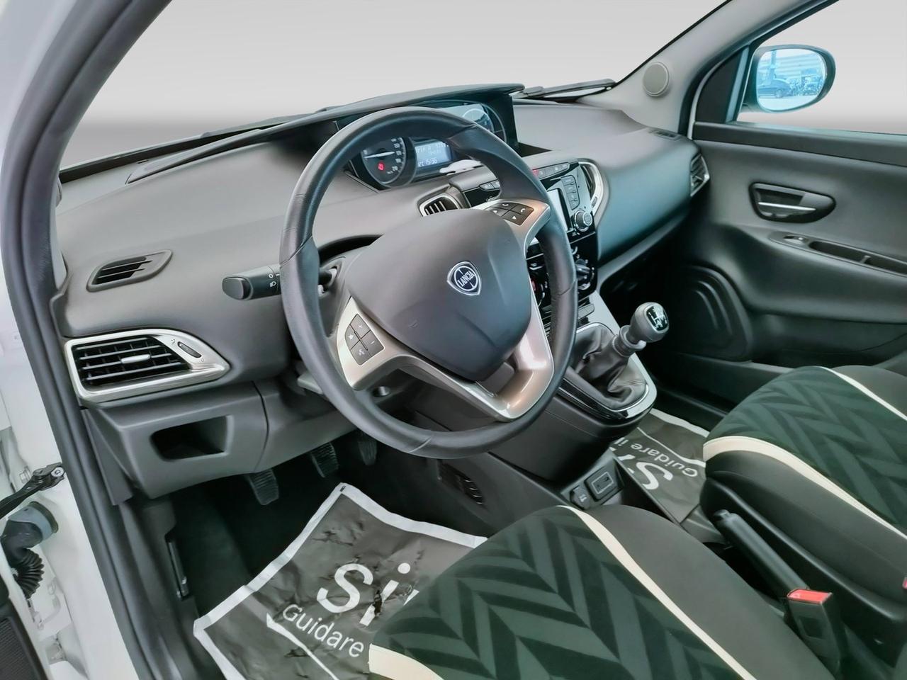 LANCIA Ypsilon III 2015 - Ypsilon 1.2 Gold 69cv