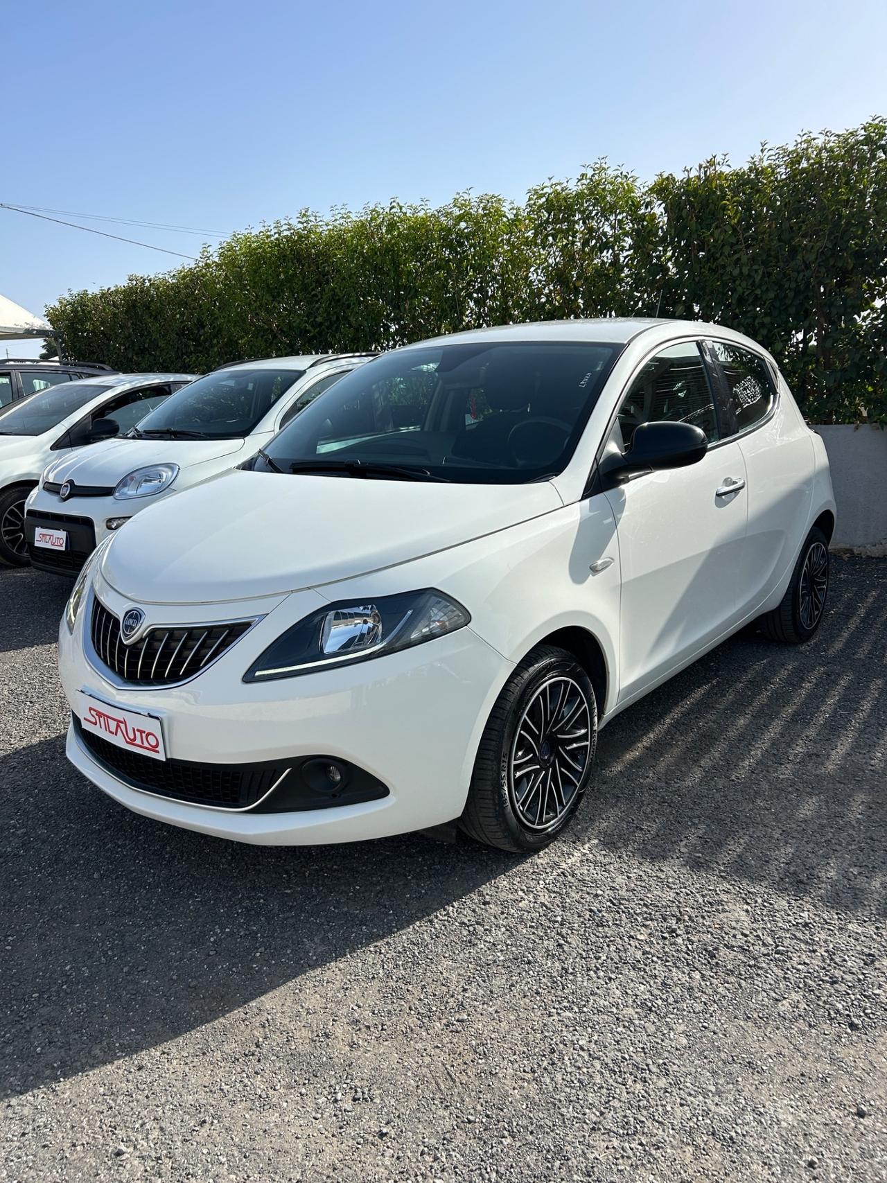 Lancia Ypsilon 1.0 FireFly 5 porte S&S Hybrid Ecochic Gold