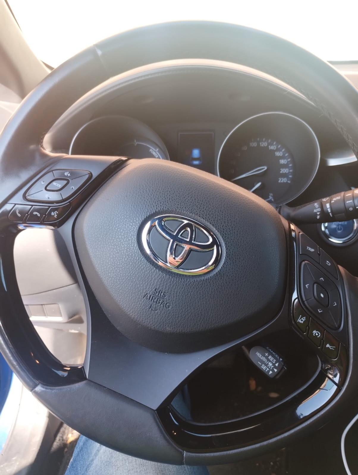 Toyota C-HR 1.8 Hybrid E-CVT Style+