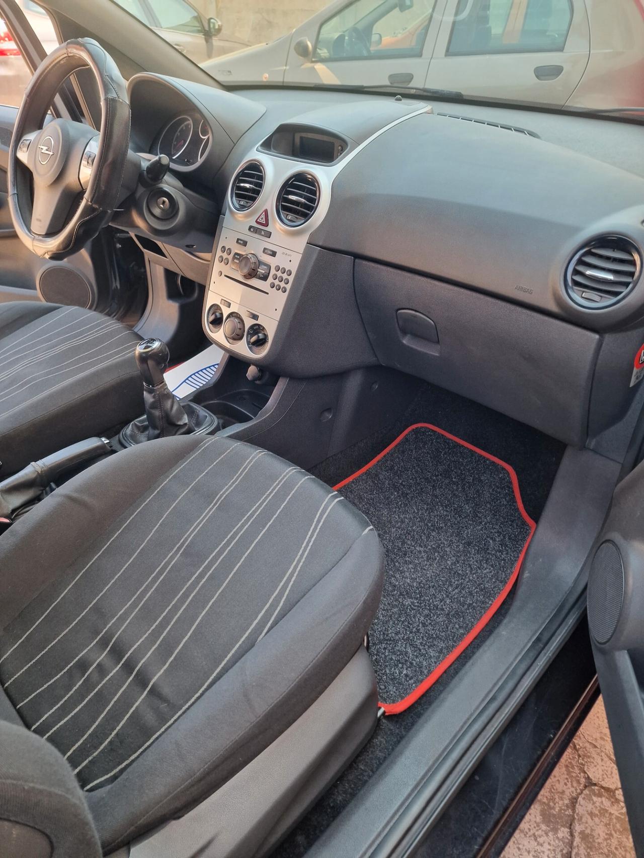 Opel Corsa 1.2 3 porte Sport