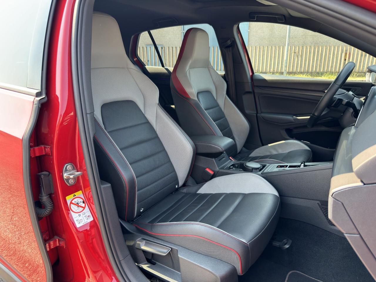 Volkswagen Golf GTI 2.0 TSI DSG