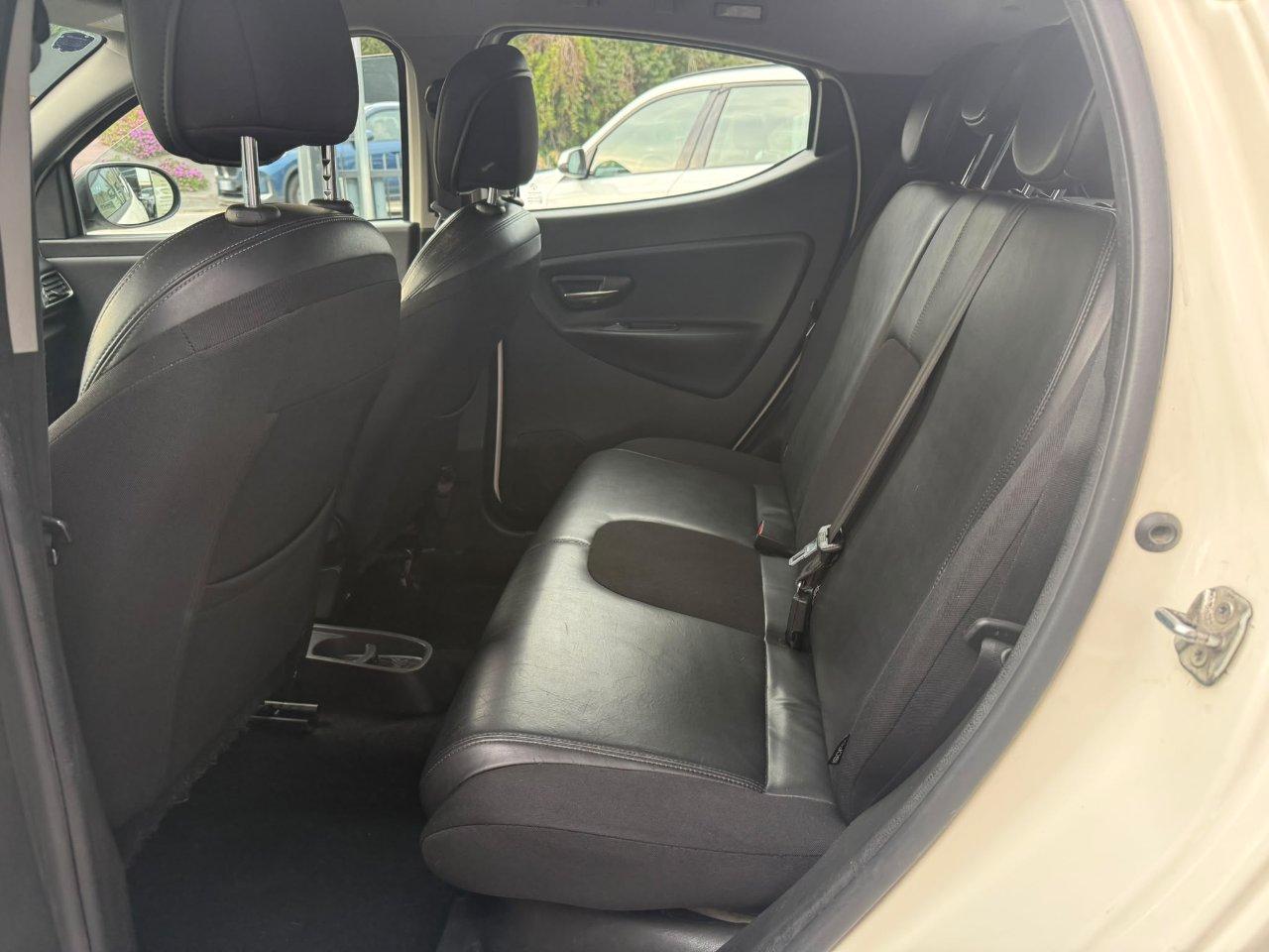 Lancia Ypsilon 5 Porte Ypsilon 1.2 8v Platinum ecochic Gpl 69cv