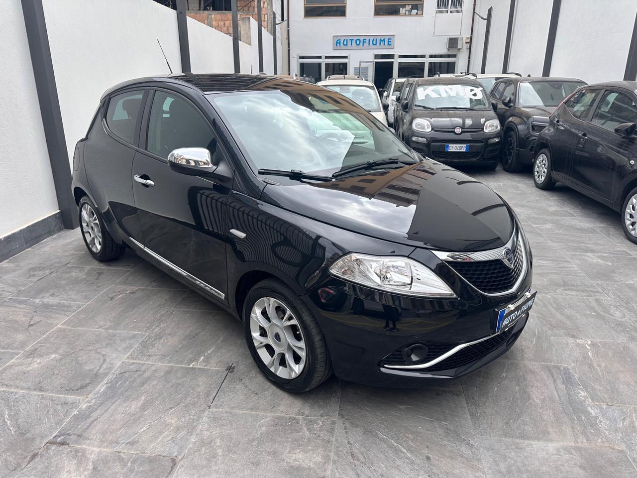 Lancia Ypsilon 1.2 69 CV 5 porte Gold