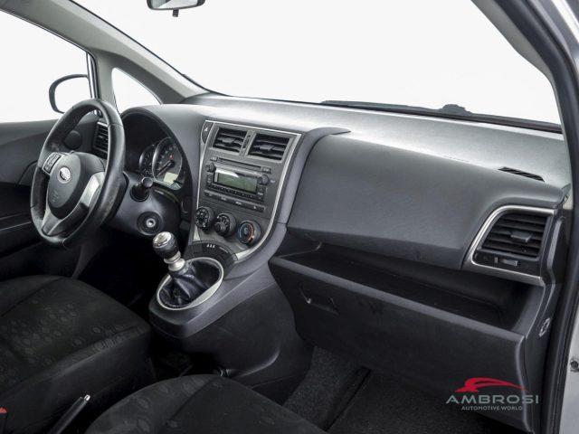 SUBARU Trezia 1.3i-L 6MT Trend