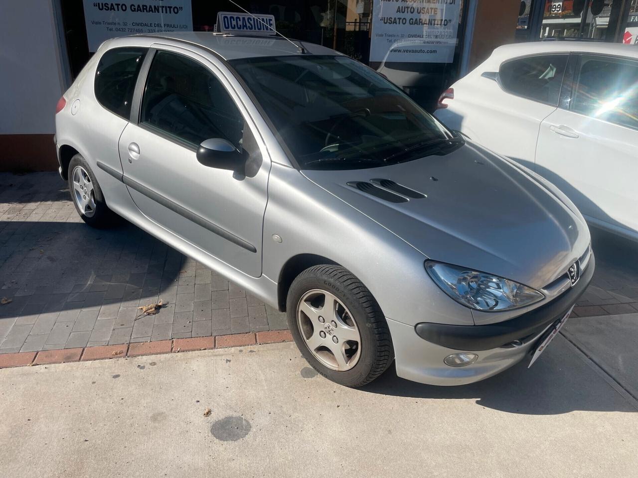 Peugeot 206 1.1 3p. XT