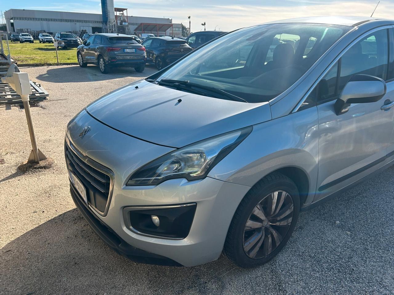 Peugeot 3008 1.6 HDi 115CV Business