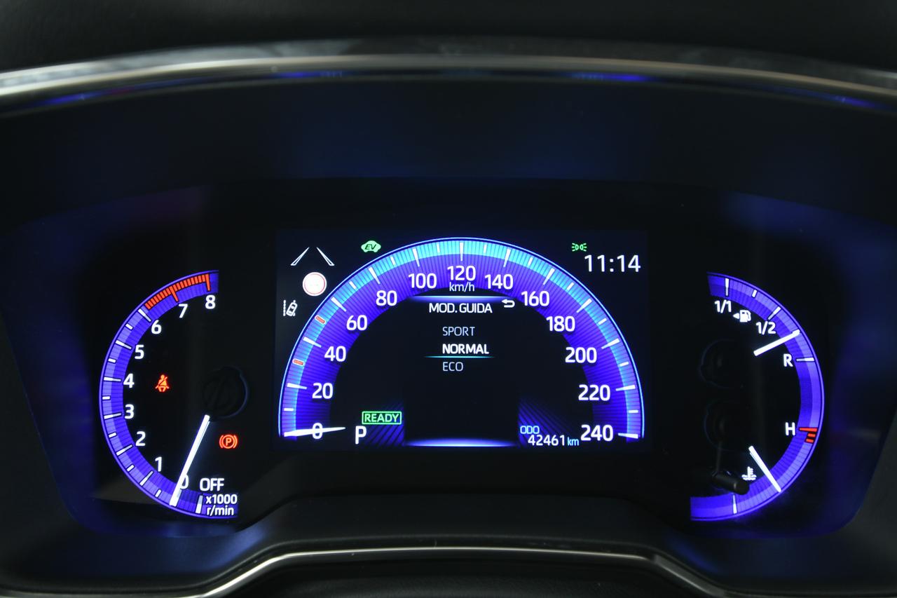 TOYOTA Corolla 2.0h Style cvt CAMERA+ACC+LED+C17"