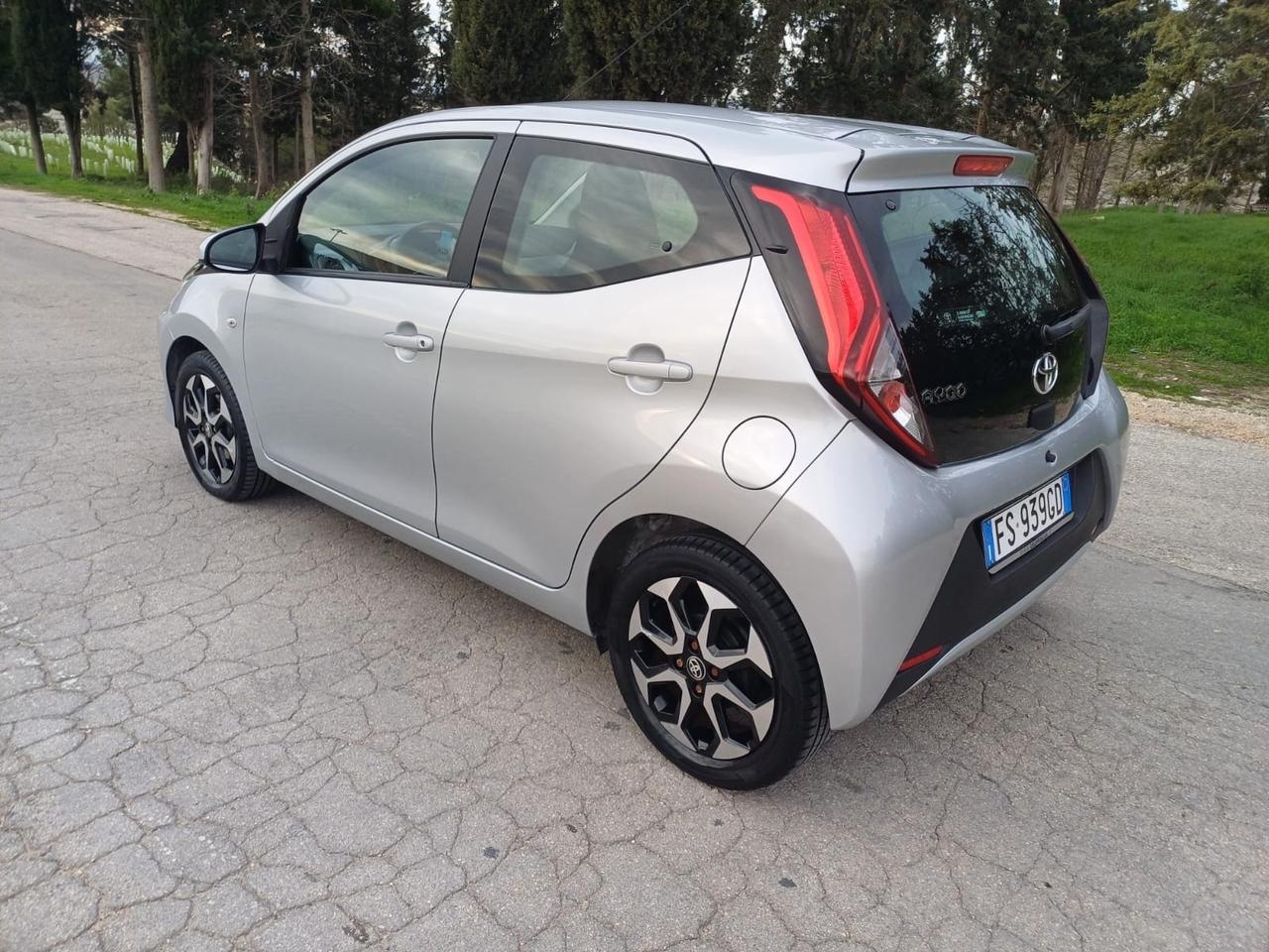 Toyota Aygo 1.0 VVT-i 72 CV 5 porte x-clusiv