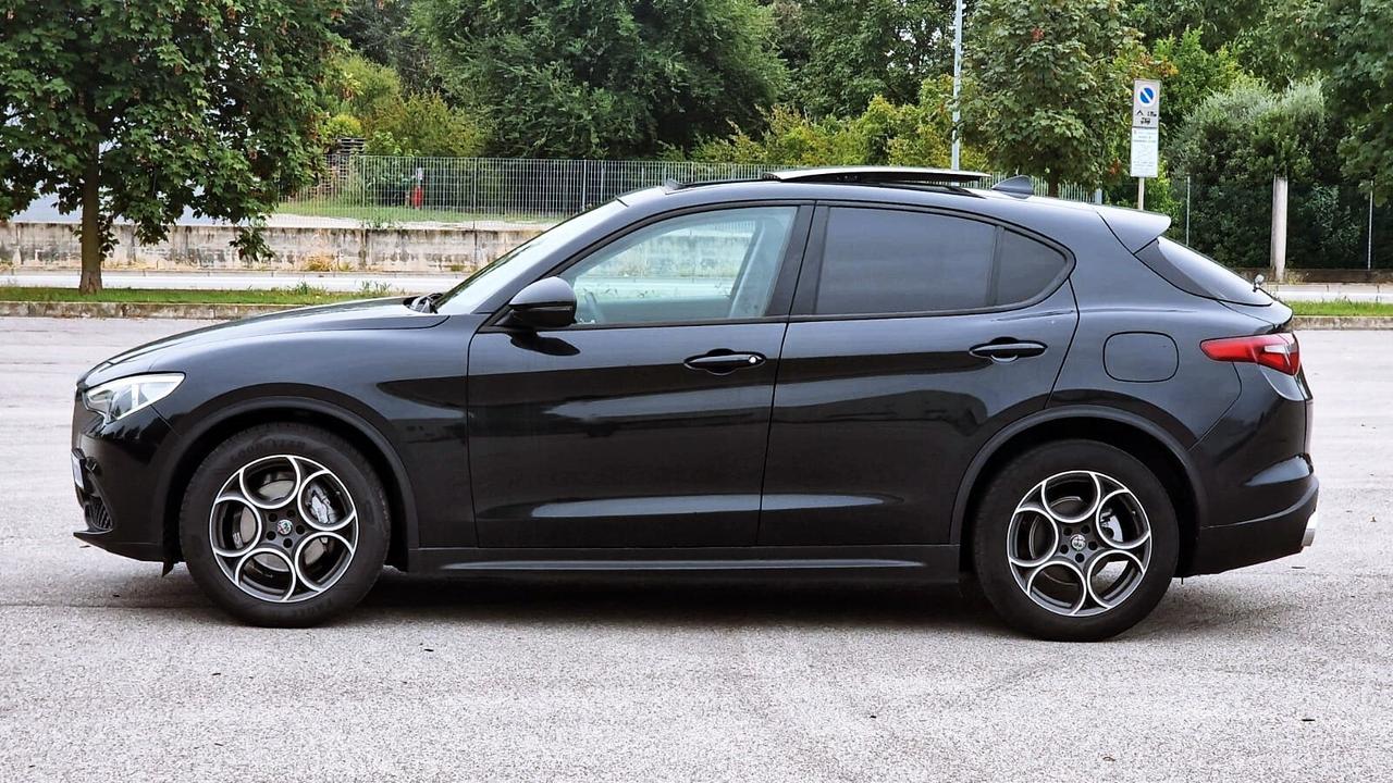 Alfa Romeo Stelvio 2.2 Turbodiesel 160 CV AT8 Tetto