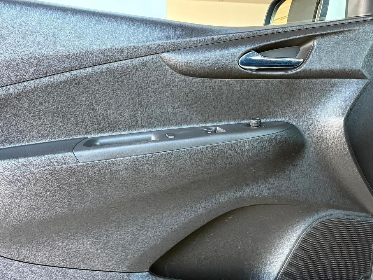 Opel Karl Rocks 1.0 75 CV