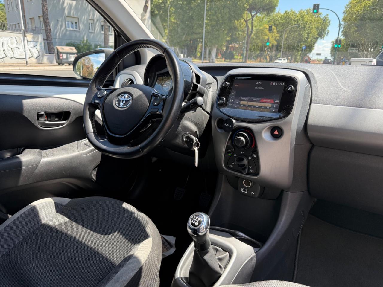 Toyota Aygo 1.0 VVT-i 72 CV 5 porte x-play Manuale