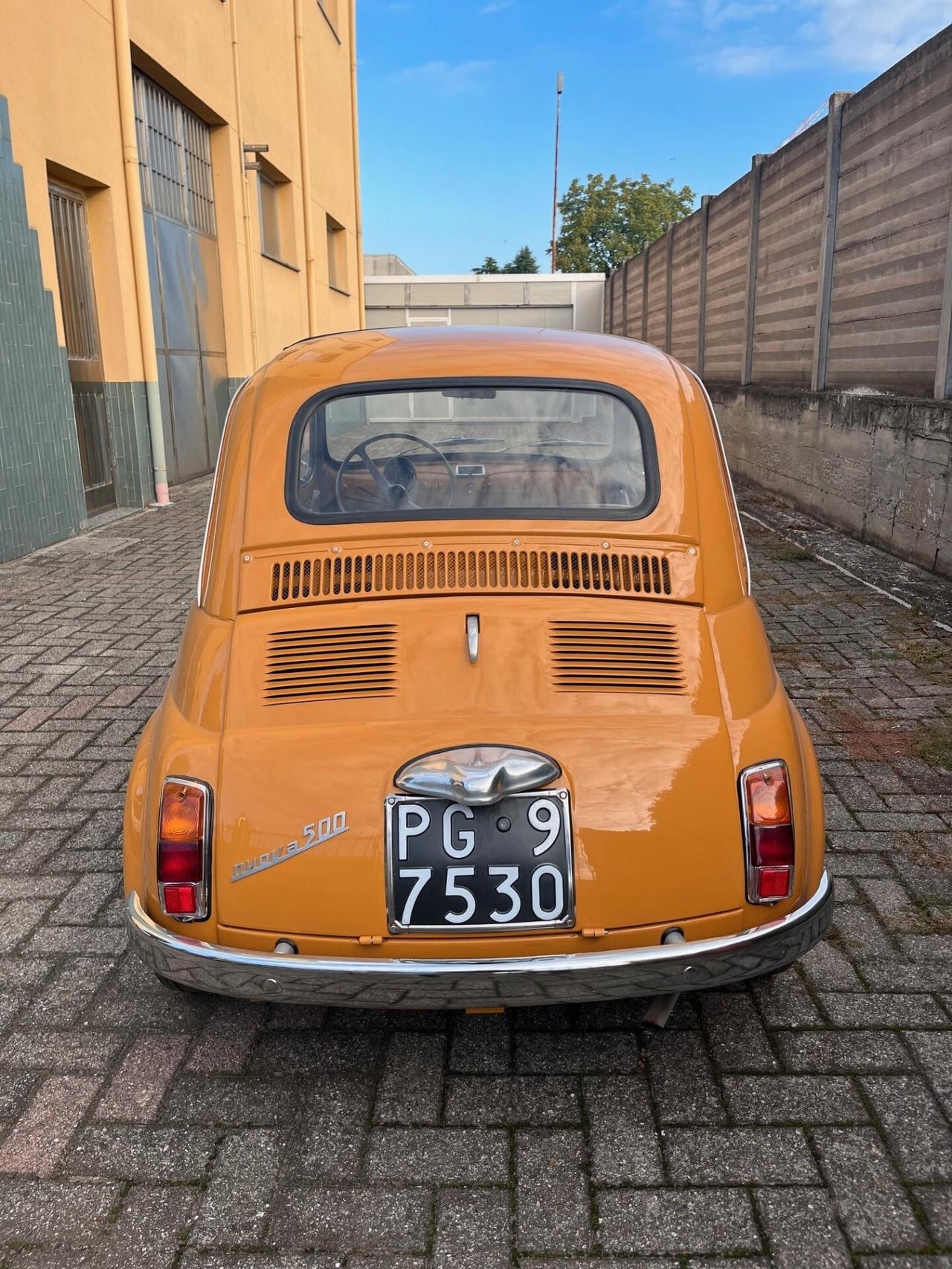 Fiat 500 F 8 Bulloni del 1966