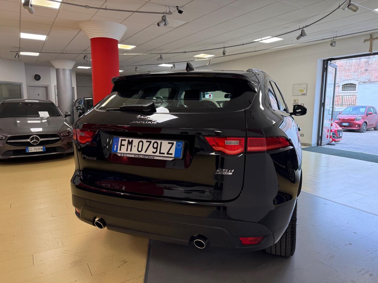 Jaguar F-Pace 2.0 D 240 CV AWD aut. R-Sport