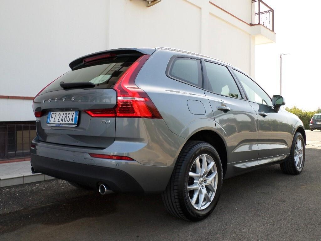 VOLVO XC60 D4 MOMENTUM Aziendale