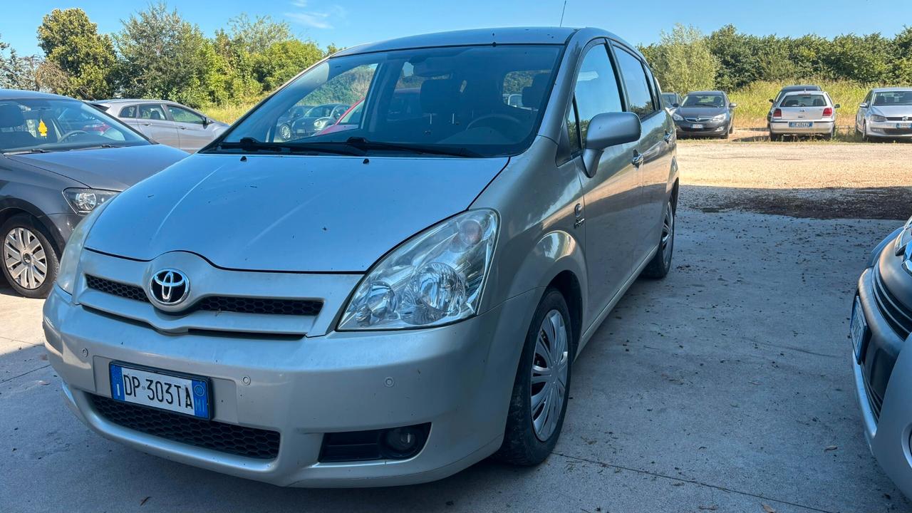 Toyota Corolla Verso 2.2 16V D-4D Sol