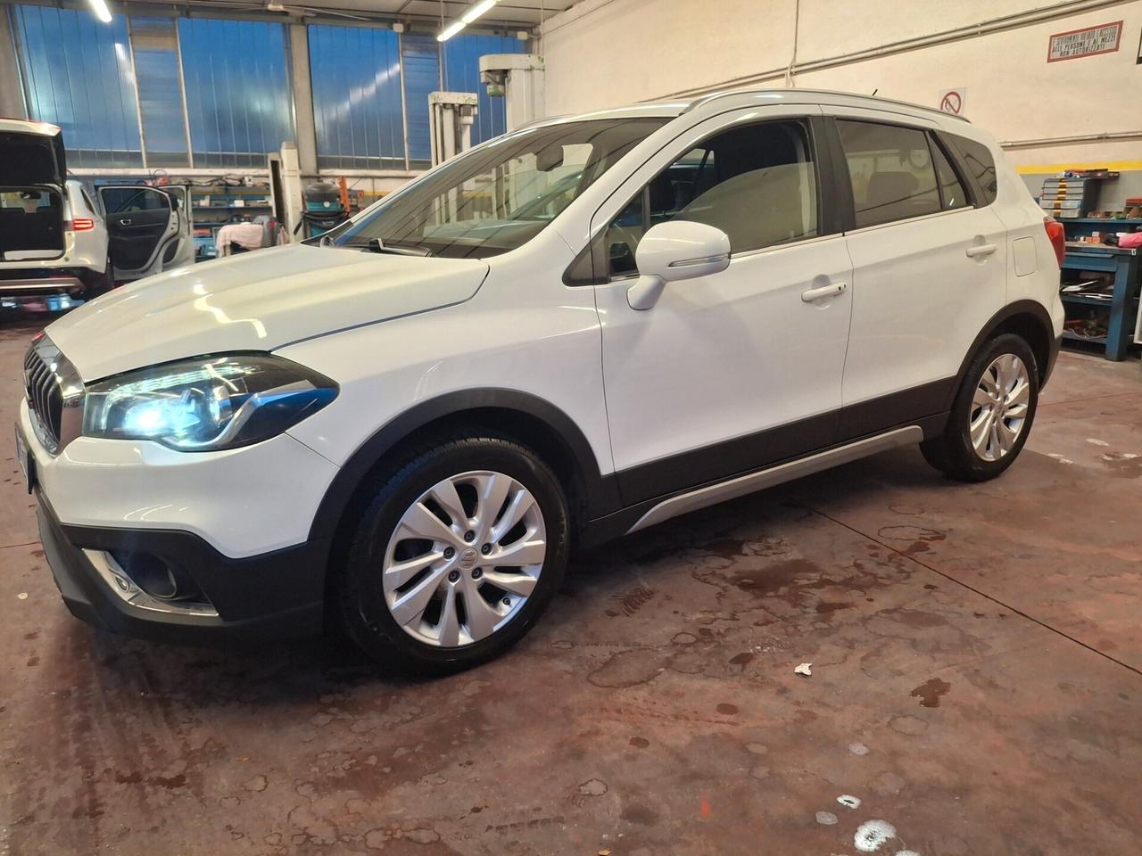 Suzuki S-Cross 1.6 DDiS Start&Stop Top-FARI LED-