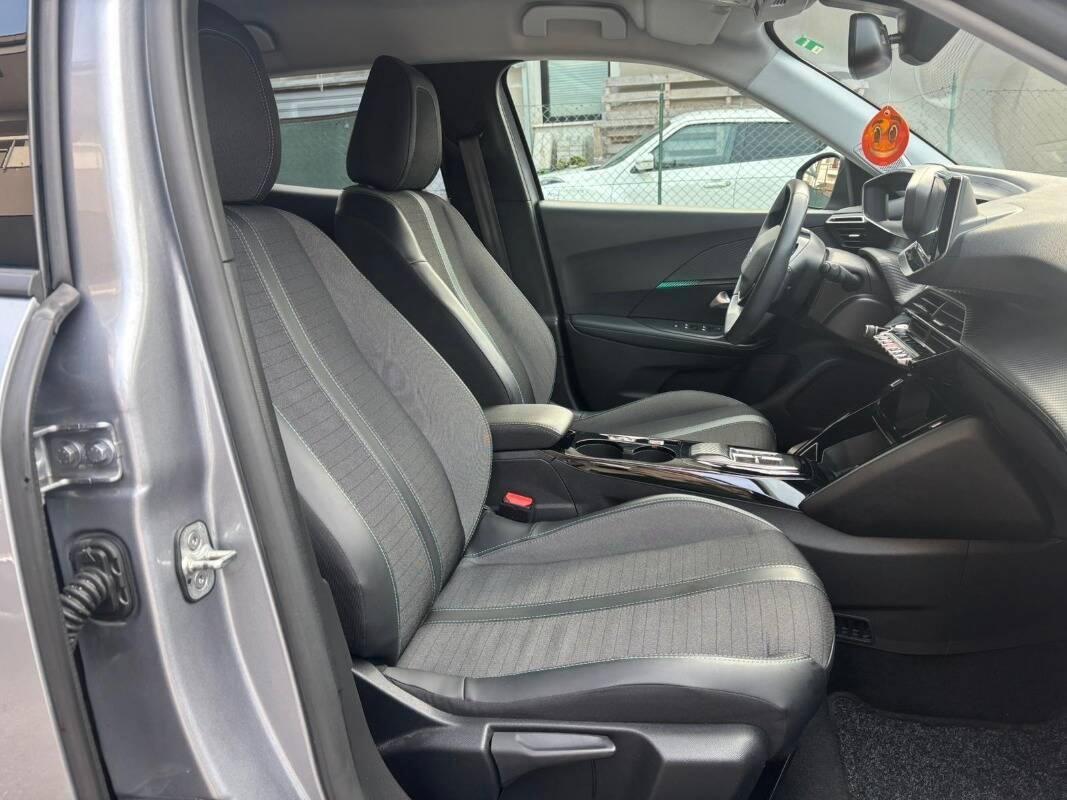 Peugeot e-2008 E- Allure Pack 100kW