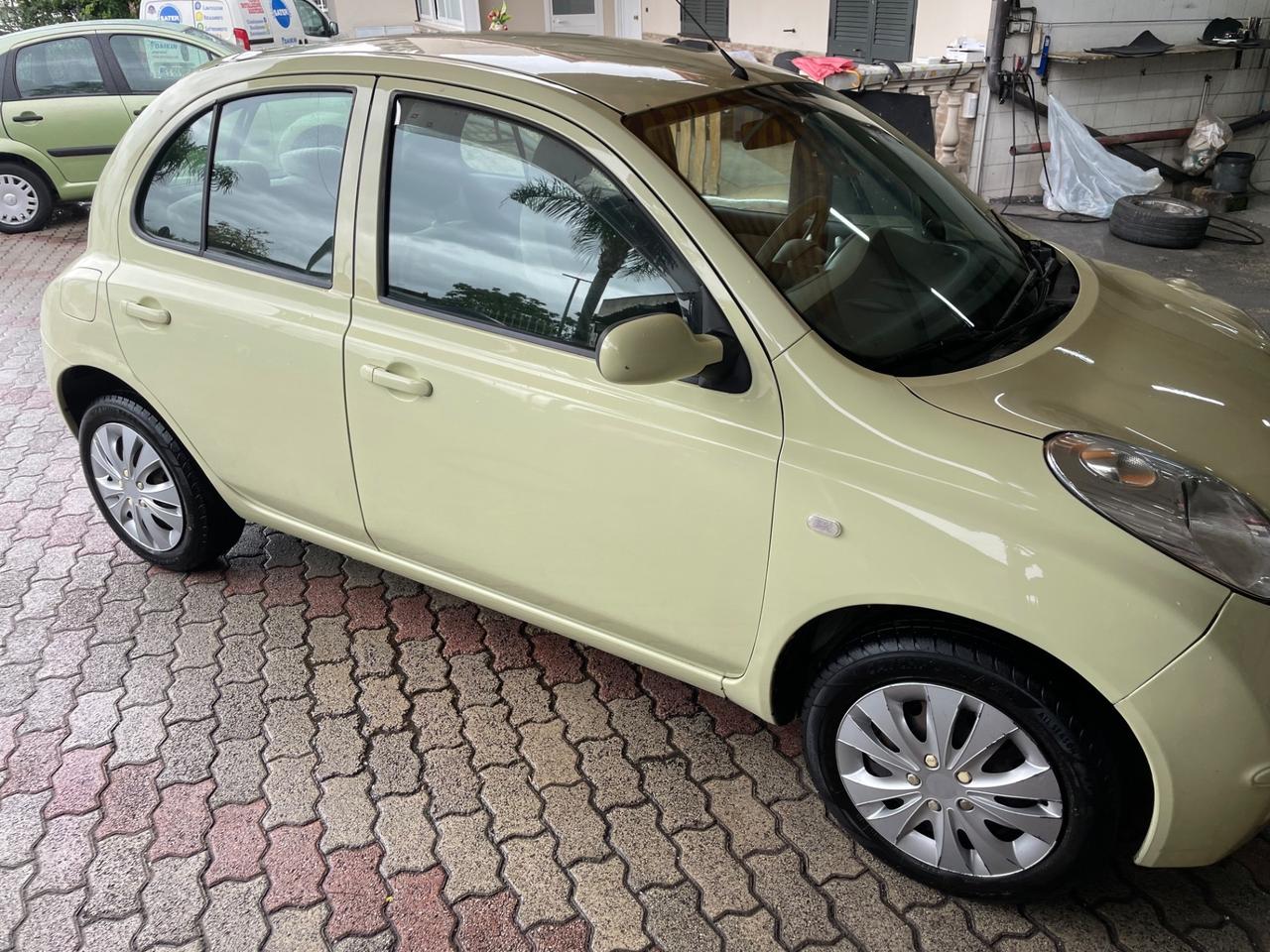 Nissan Micra 1.2 16V 65CV 5 porte Visia cambio automatico